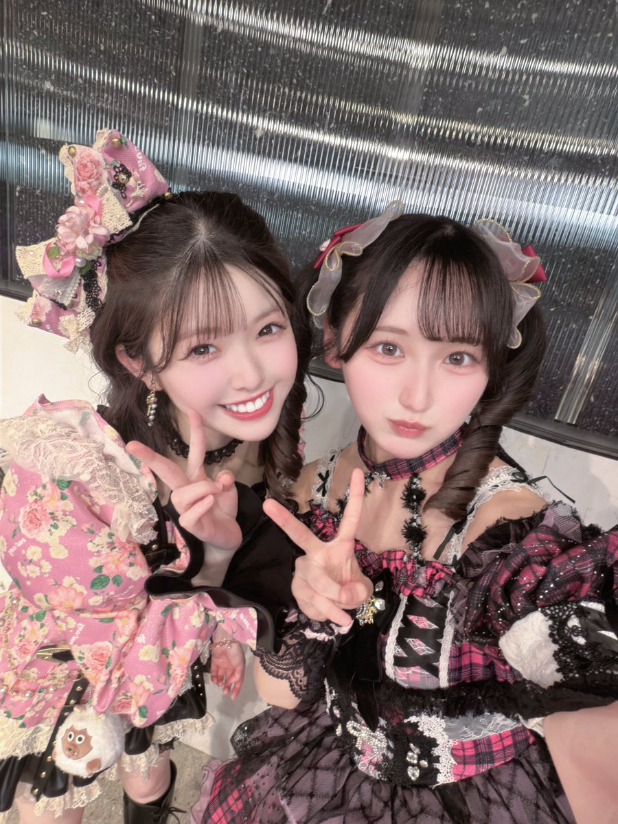 airicoco0419's tweet photo. 『ぴんくかいわいっ！』
ついに今夜メ～テレで深夜1：15～放送です!!♡♡

まさかのこまり師匠と共演できて激アツだった>_<💓
でもでも、この日は一番のライバルだと思って熱い戦い繰り広げちゃった✩.*˚
みてね！！！ https://t.co/UxCLHAc4XF