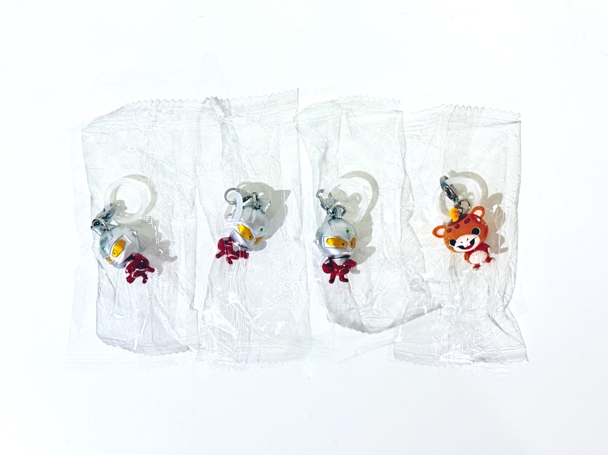 chanmi_pop's tweet photo. ウルトラマン MINI ULTRA ART(ミニウルトラアート) めじるしアクセサリー 

【譲】セブン×3、ブースカ×1

【求】バルタン星人と交換or買取(ブースカは全部まとめてで🙏)

郵送or心斎橋手渡し

セブン3連した時は暴れそうになりました☺️
引取先募集中です🥹🙏✨
FF外からもお気軽にお声掛けください！ https://t.co/8JqnrX0RKf