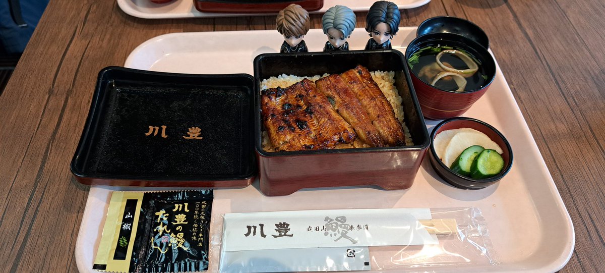 ソーエ tweet media