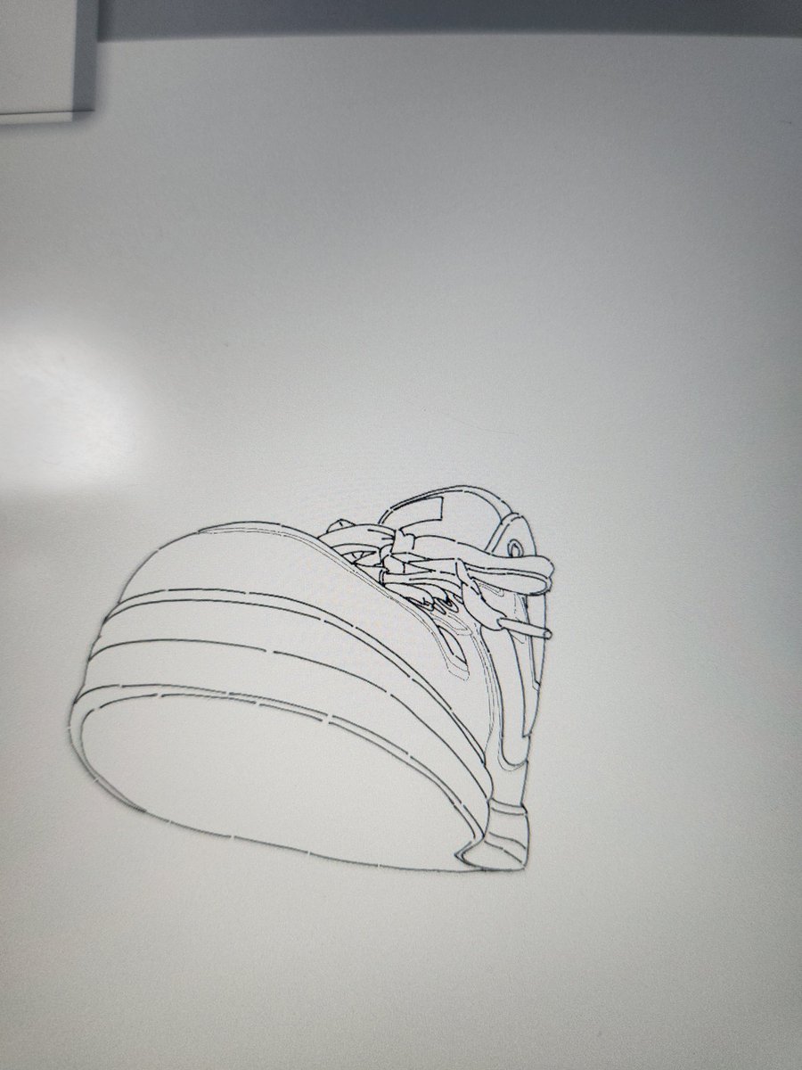 りる子 tweet media