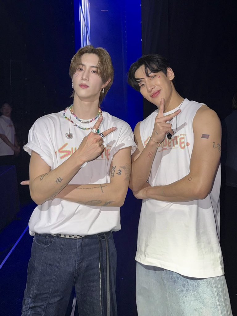 anleebamzy1a's tweet photo. @marktuan @BamBam1A พุ่นน่ะ บัดยามเพิ่นฮักกันนั่นนาาาา ฟ้าทลายโจรกะหวาน https://t.co/fQaOEcJTAL