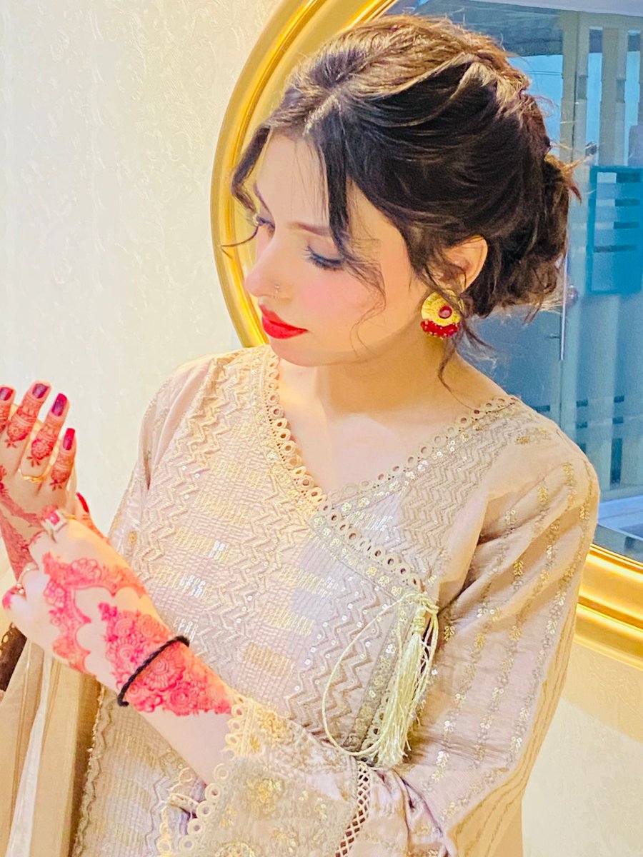 MediaSpringPk's tweet image. #MinahilKhursheed on #eid @365dotNews