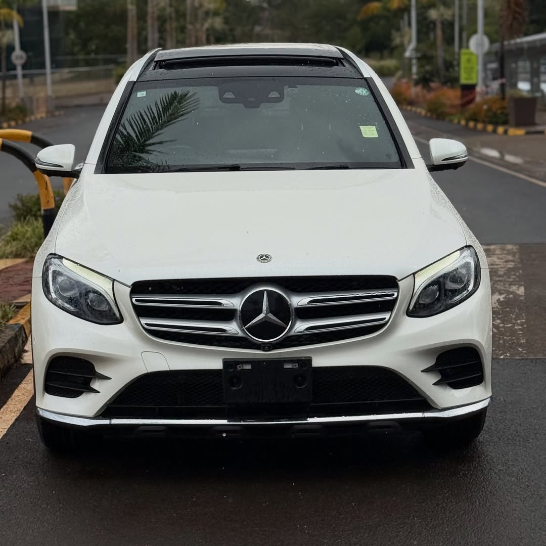 AmimoPhin's tweet photo. 2018 MERCEDES BENZ GLC250 AMG 
💰 PRICE : KSHS 5,650,000 
CALL WHATSAPP 0701450208 

2000cc TurboCharged Petrol Engine
AWD 
9-speed automatic with paddle shifters 
Electrically adjustable seats 
Cruise Control
autonomous Driver assist package

📍 : RUAKA https://t.co/dgh6pPImwy