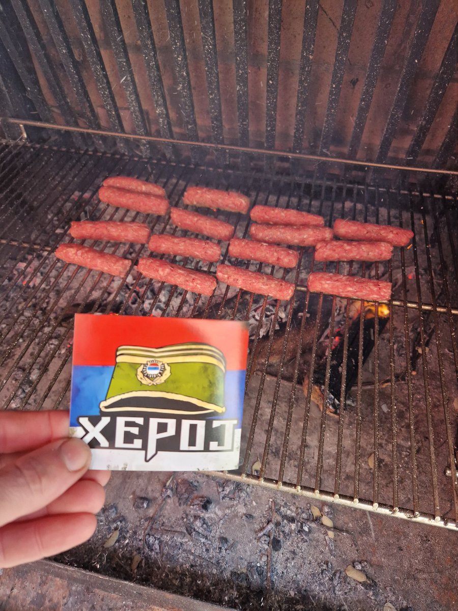 PONME UN TERCIO 🍻 tweet media