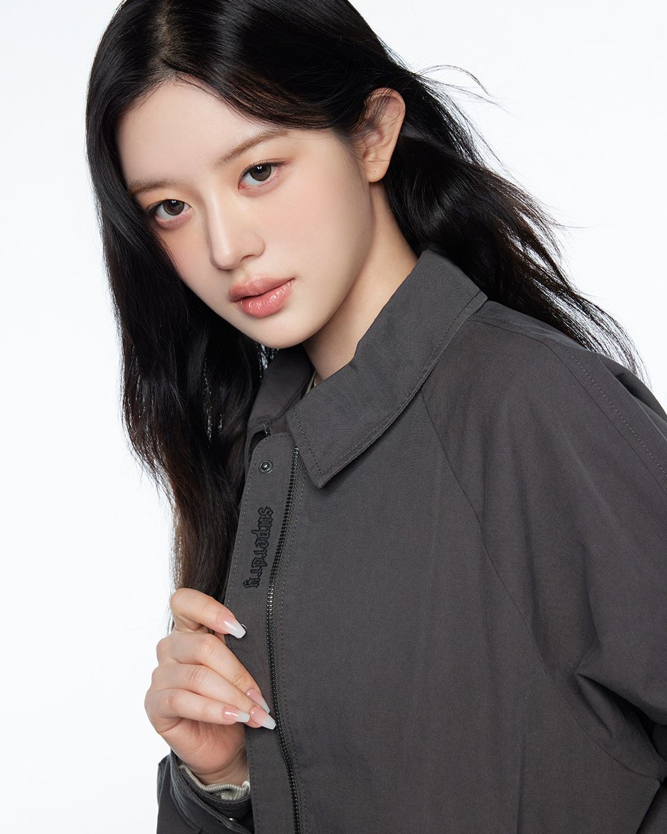 🜲 ... 𝘳𝘰𝘺𝘢𝘭𝘵𝘺 runs in her heart, 공주처럼 빛나. tweet media