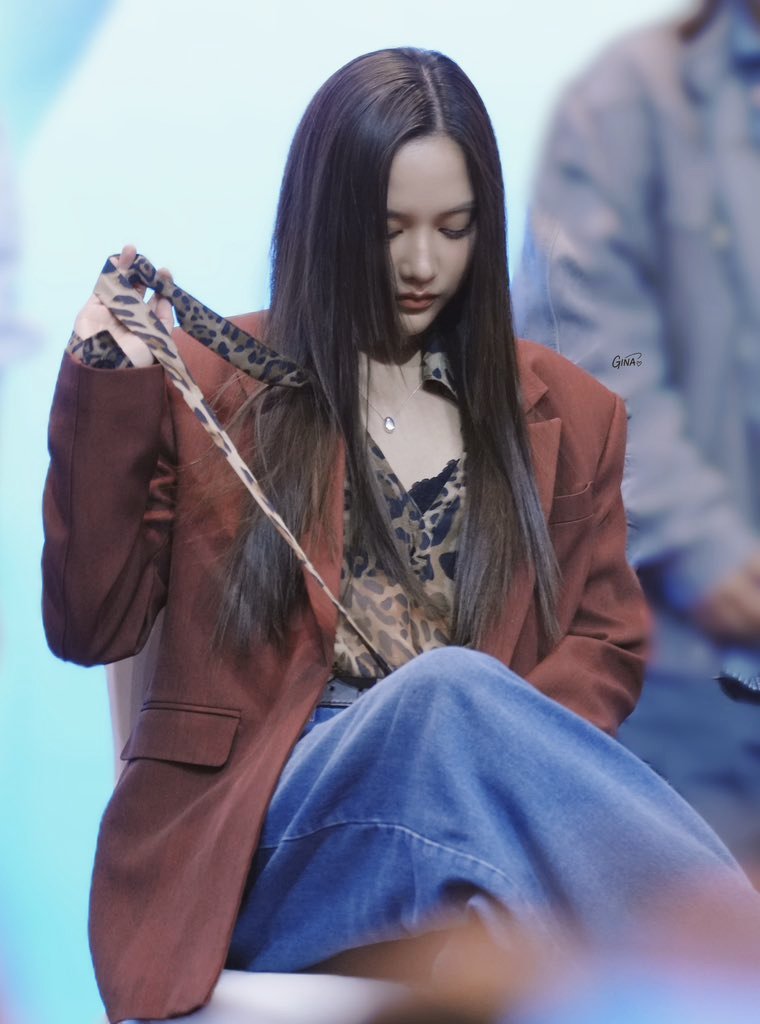 w h e r e (really) tweet media