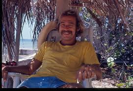 🎶Pale invaders and
Tanned crusaders
Worshipping the sun
On the corner of
"Walk" and "don't walk"
Somewhere on US 1

I'm back to livin' Floridays
Blue skies and ultra-violet rays
Lookin' for better days🎶

#JimmyBuffett

#FinsUp
#BubblesUp
🦈🆙️
🫧🆙️