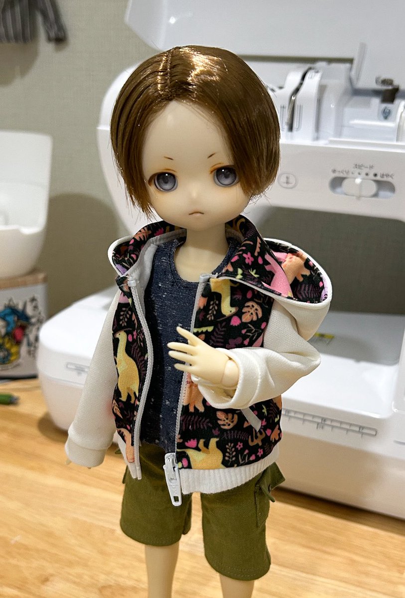 しおつ tweet media