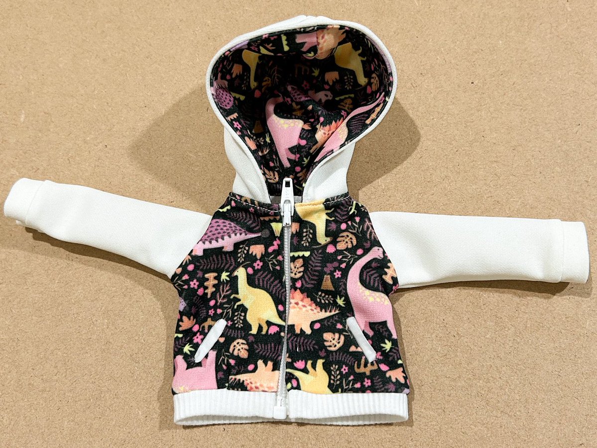 しおつ tweet media