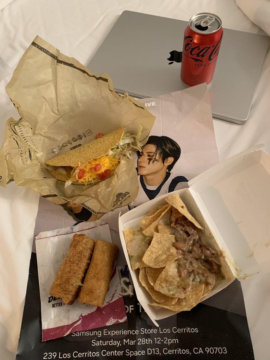 싹…………. tweet media