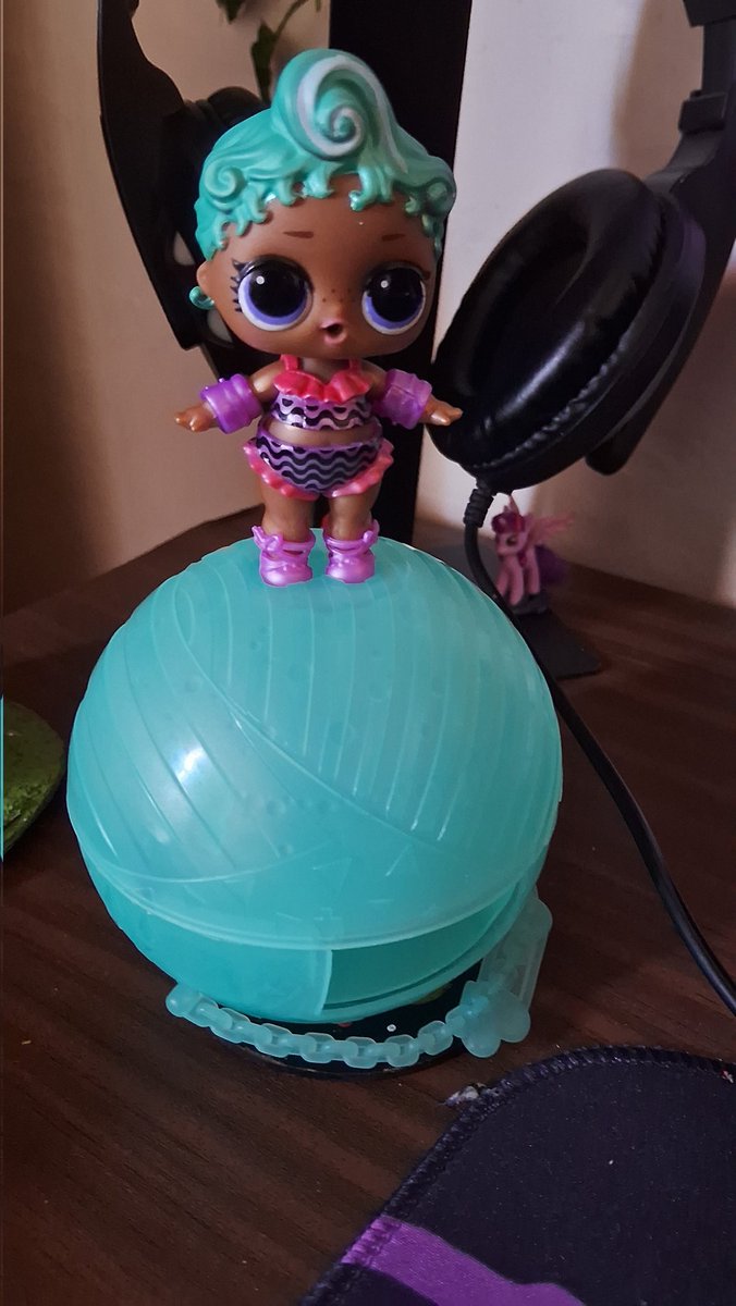 ✧・゚: ✧・゚:𝑲𝒂𝒉:・゚✧:・゚✧ tweet media