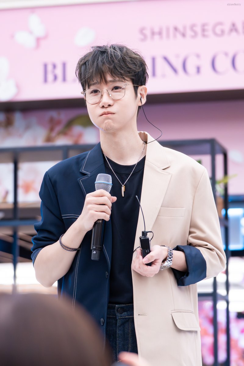 ꜱᴛʀᴀᴡʙᴇʀʀʏ tweet media