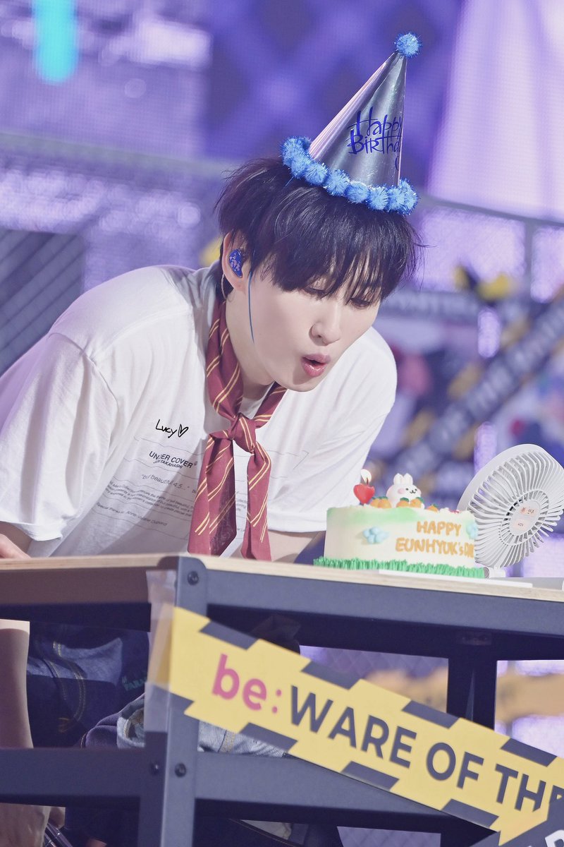 diary1300's tweet photo. 260329 EUNHYUK FANCON - be:WARE OF THE RABBIT in SEOUL DAY2

🧡🎂🎉

#은혁 #EUNHYUK #이혁재 #李赫宰 #ウニョク
#슈퍼주니어DnE #SuperJuniorDnE
#be_WARE_OF_THE_RABBIT https://t.co/PVtZFTm19g