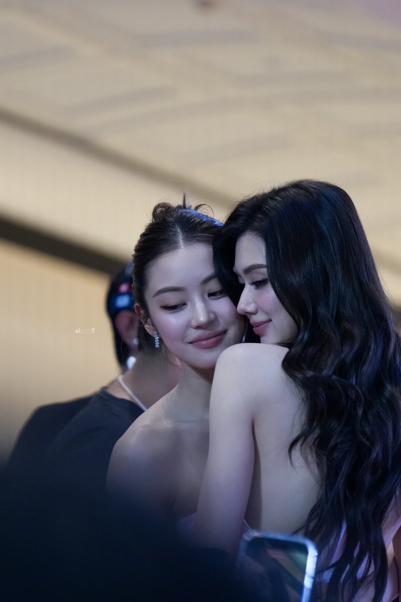 𝐳𝐢▭𝐓 tweet media