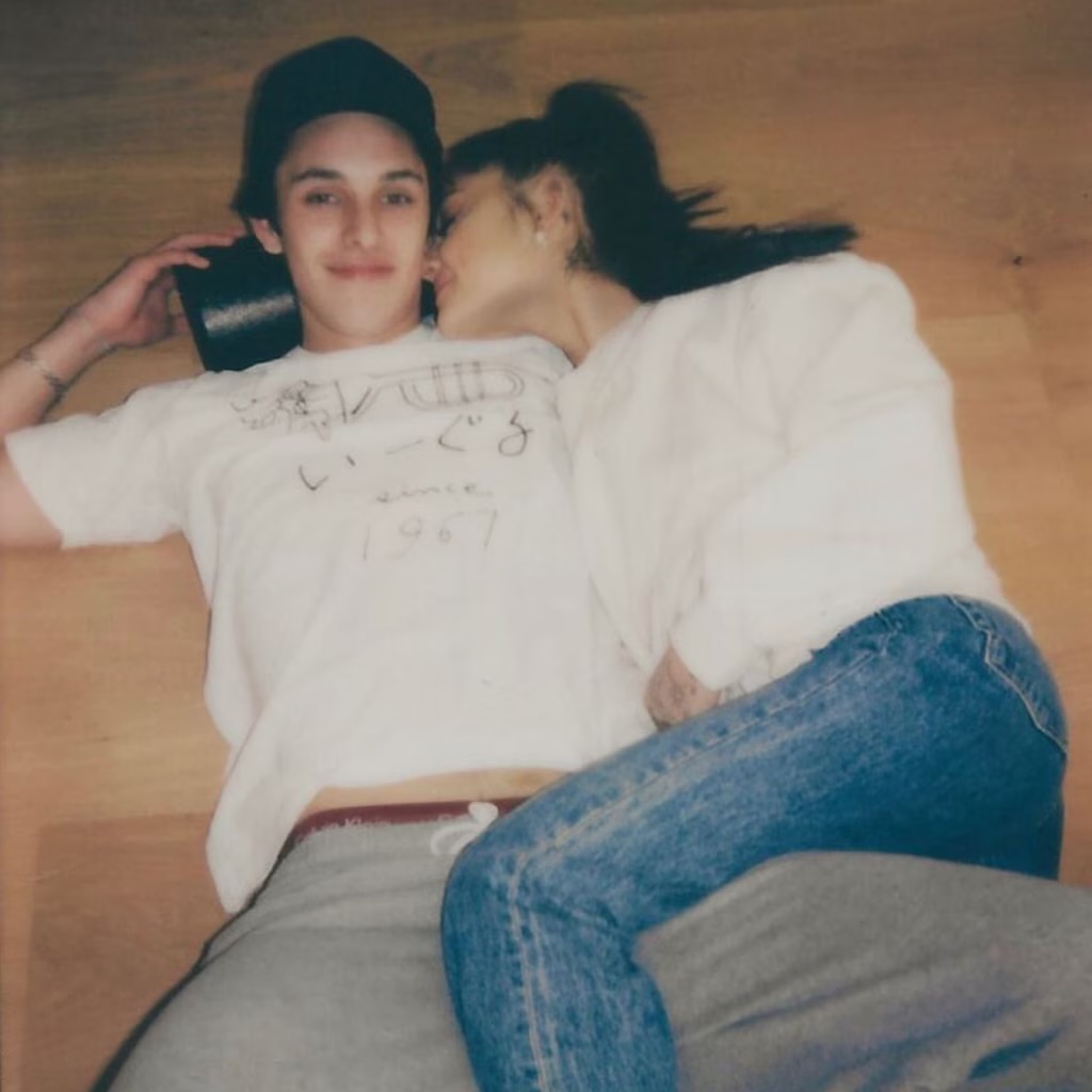 ass compartment tweet media