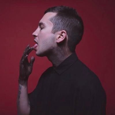 𖤐 flørian .ᐟ tweet media