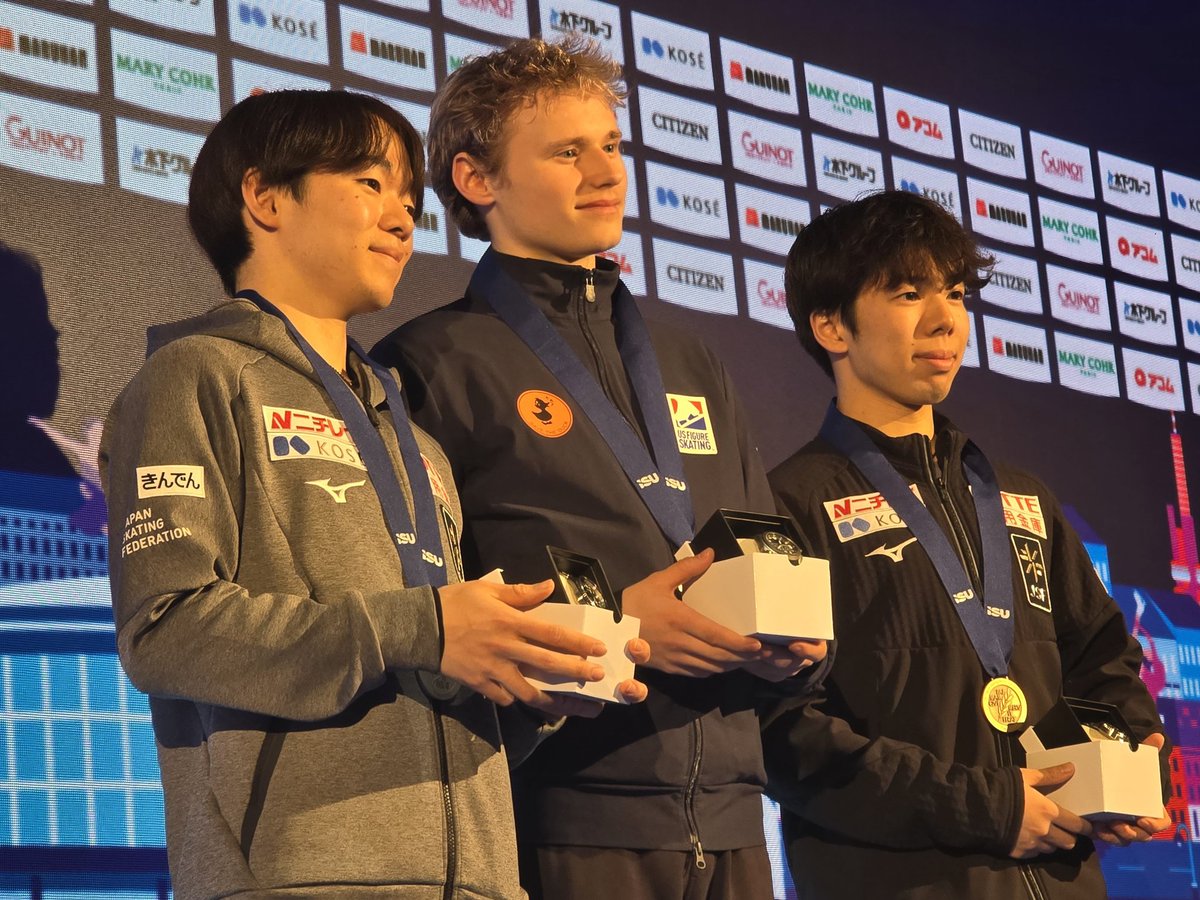 Lena loves Ilia tweet media