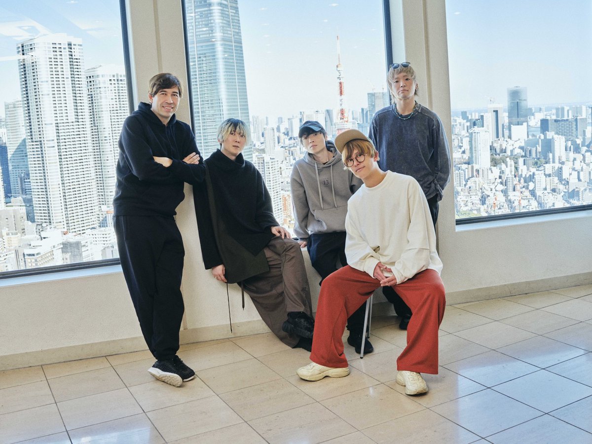 BLUEN_official's tweet photo. 【この後22:00〜‼️】

3/29(日) 22:00-22:54
J-WAVE 「SELECTION FROM ZERO...」📻

ブルエン4人で出演！
「ゼロからプロへ」をキーワードに、熊本での結成〜現在までを、
4人でたっぷり話しました！

詳細はこちらから！
https://t.co/RVZeYD7fmZ

#jwave https://t.co/BDKkaHOwxS
