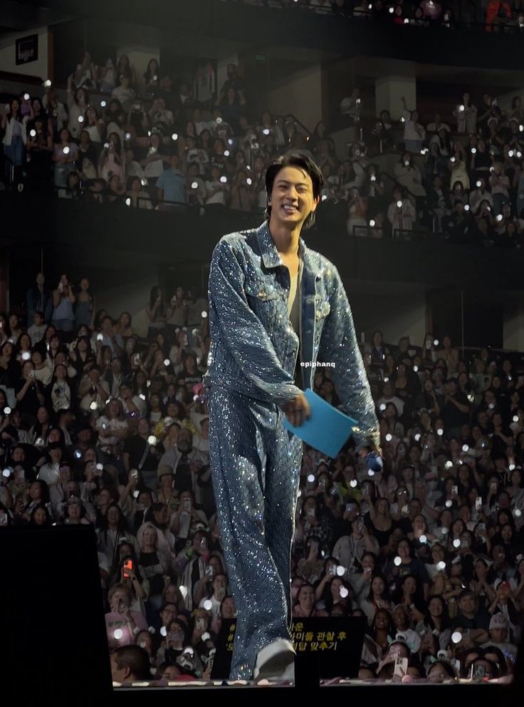 In the Netflix documentary, we learned that Seokjin got sick during the tour and even had to be given IV fluids more than 5 times; if it weren't for this documentary, we would never have known, Because this man truly gave his all on stage
