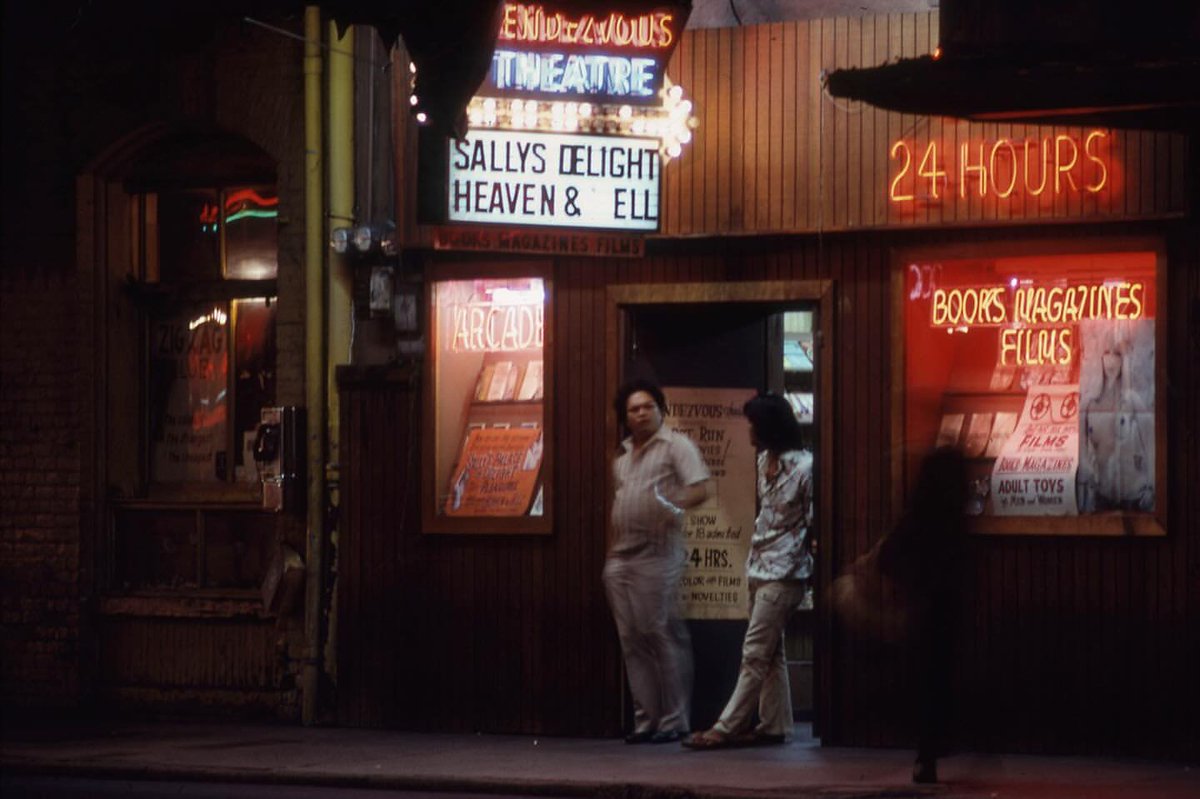 gregforaday's tweet photo. Vancouver to Hong Kong and back, 1974-1986.

I’m hosting a workshop this week (great group, 12 photographers from various corners of the world), and conversations invariably get into technical territory. And I’m reminded that years ago I used to carry around more equipment than I do now. A variety of prime lenses from very wide to quite long. So here are some examples of my 200mm lens, on Kodachrome and Ektachrome, for anyone who cares about this sort of thing!

@fotofilmic

Unpublished and published from “HK:PM” and “Under Vancouver”. Books available via link in bio.

https://t.co/fcCHtVXXRf

1. Central/Sheung Wan, Hong Kong. 1975.
2. Pink Lady Bar, Tsimshatsui, HK. 1974.
3. Hotel Street, Honolulu. 1976. From“American Stopover”.
4. Vancouver, twilight. 1977.