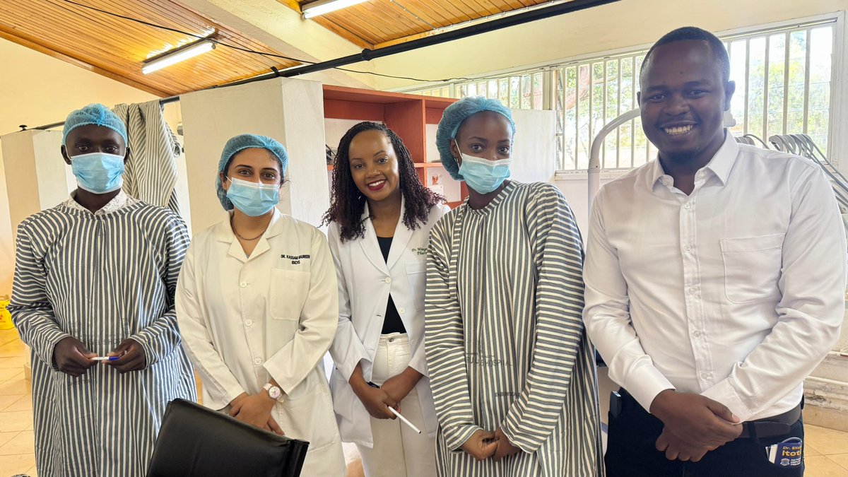 Tots Liz tweet media