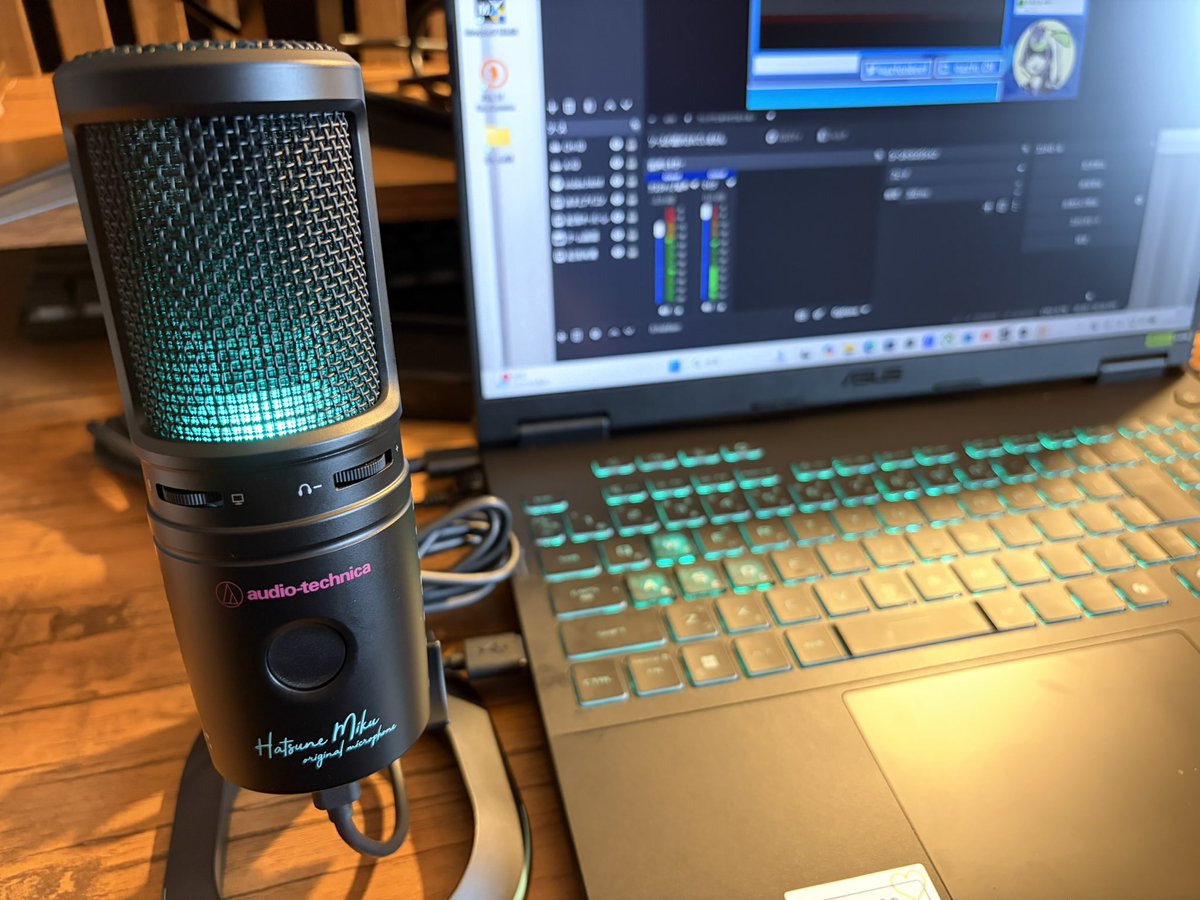 あすと tweet media