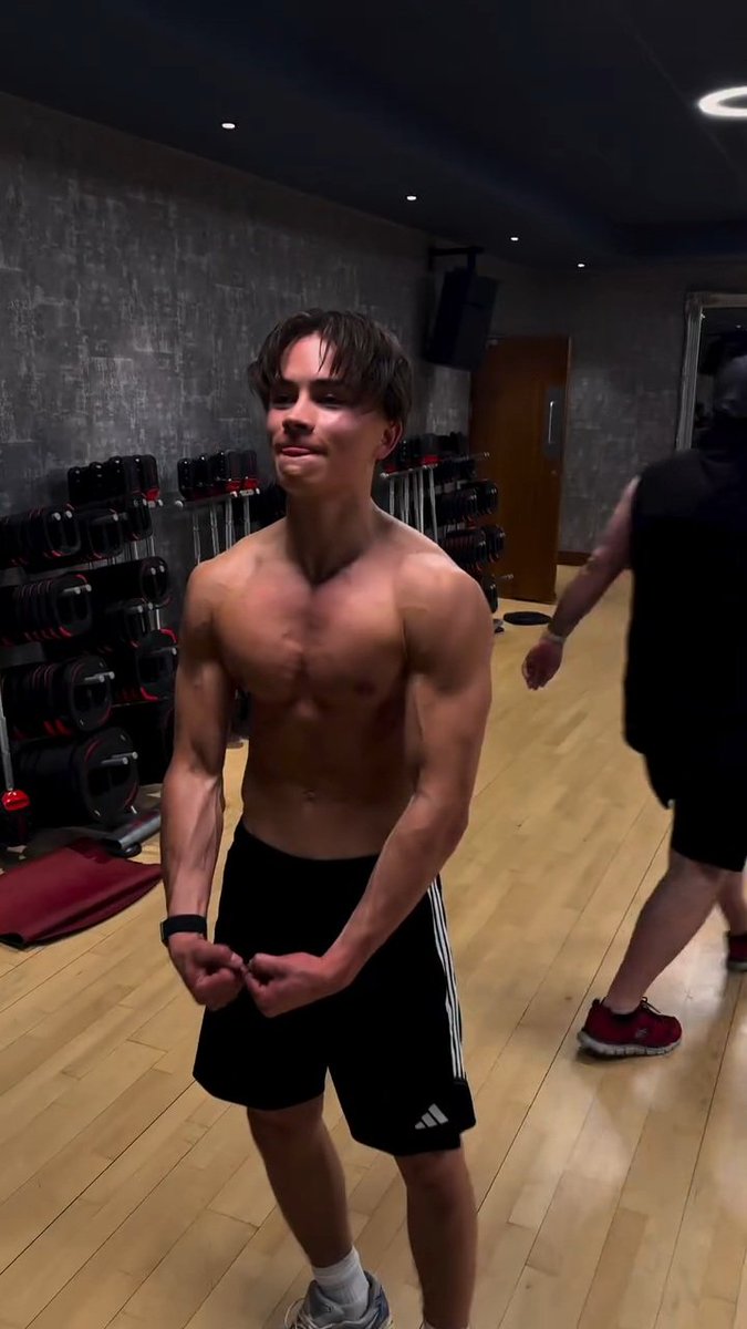 ᴛʜɪʀꜱᴛʙʏꜱᴇʙ tweet media