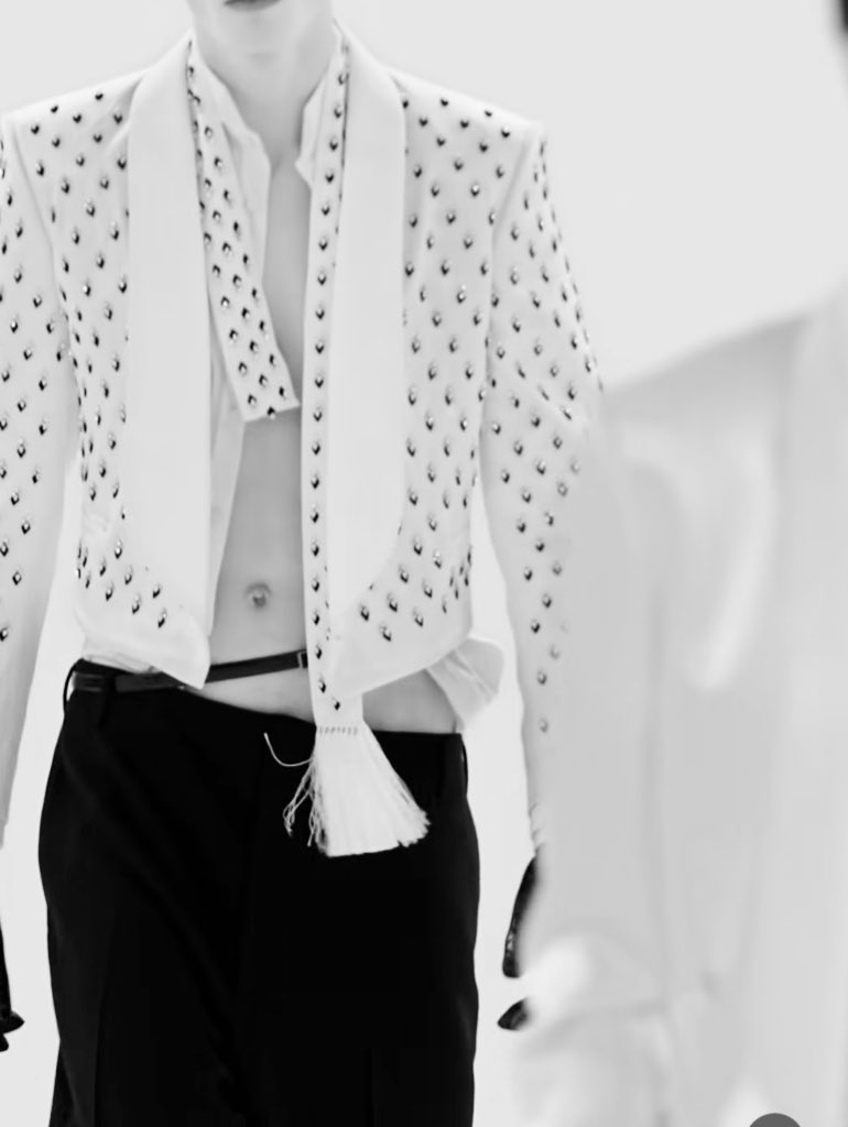 13 to 19 tweet media