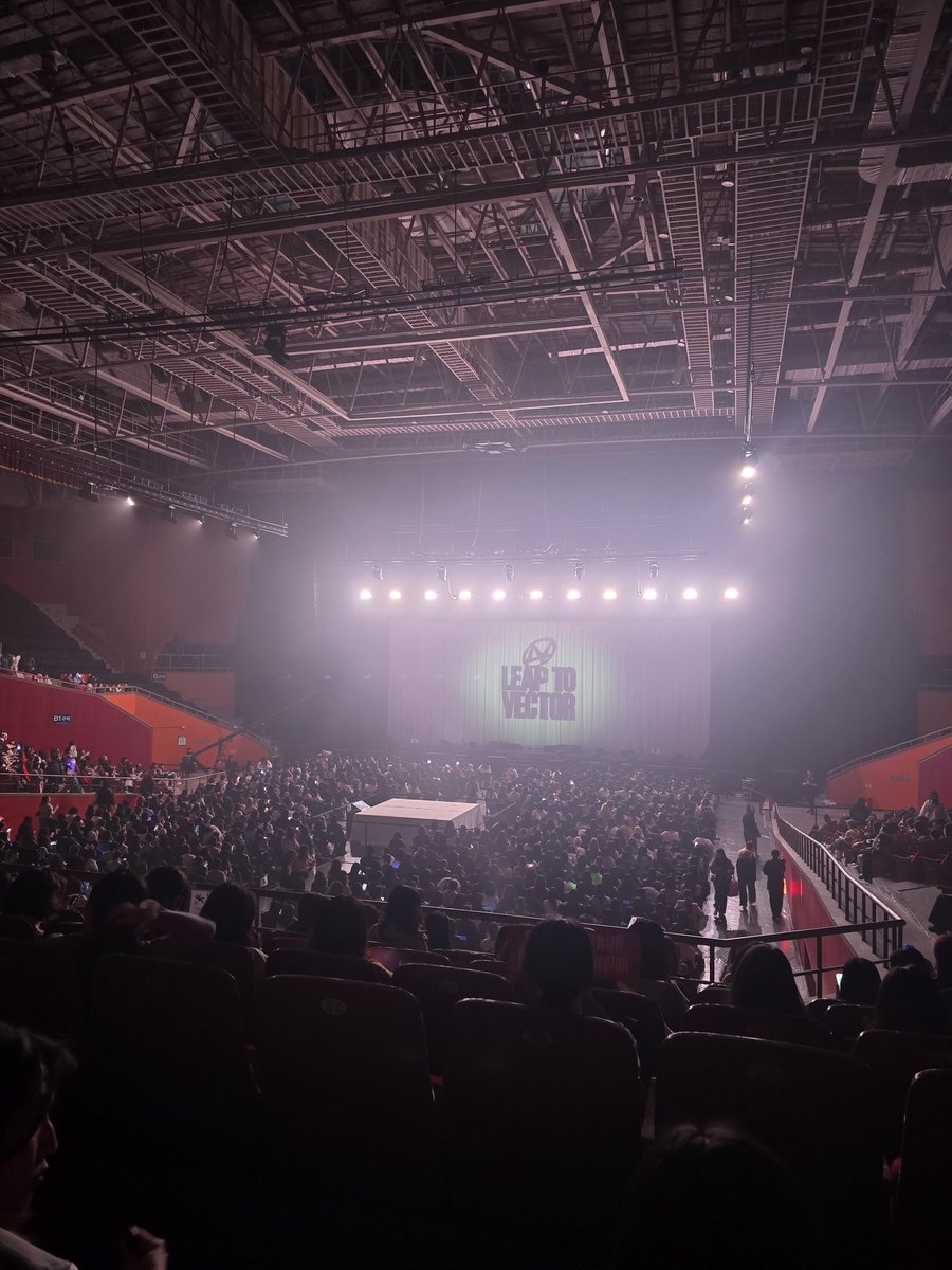 nicole (니콜) 🌸 tweet media