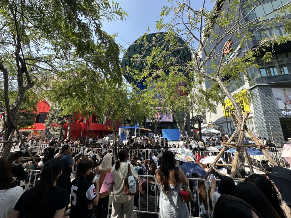 Centerpoint Siam Square tweet media