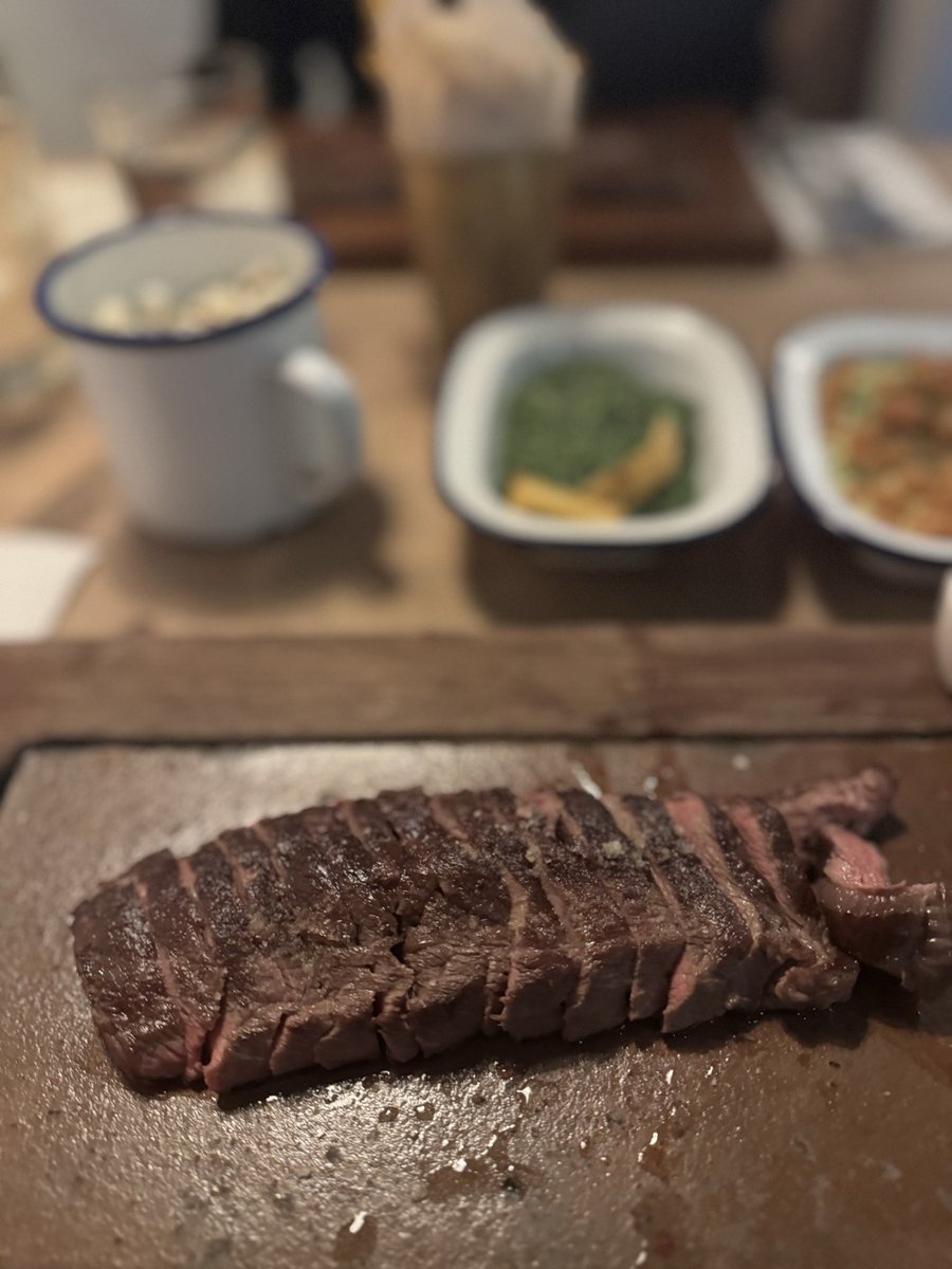 maorentz's tweet photo. 聖地巡礼 part. 3

#赤楚衛二 in London https://t.co/q7yzgg6tVY