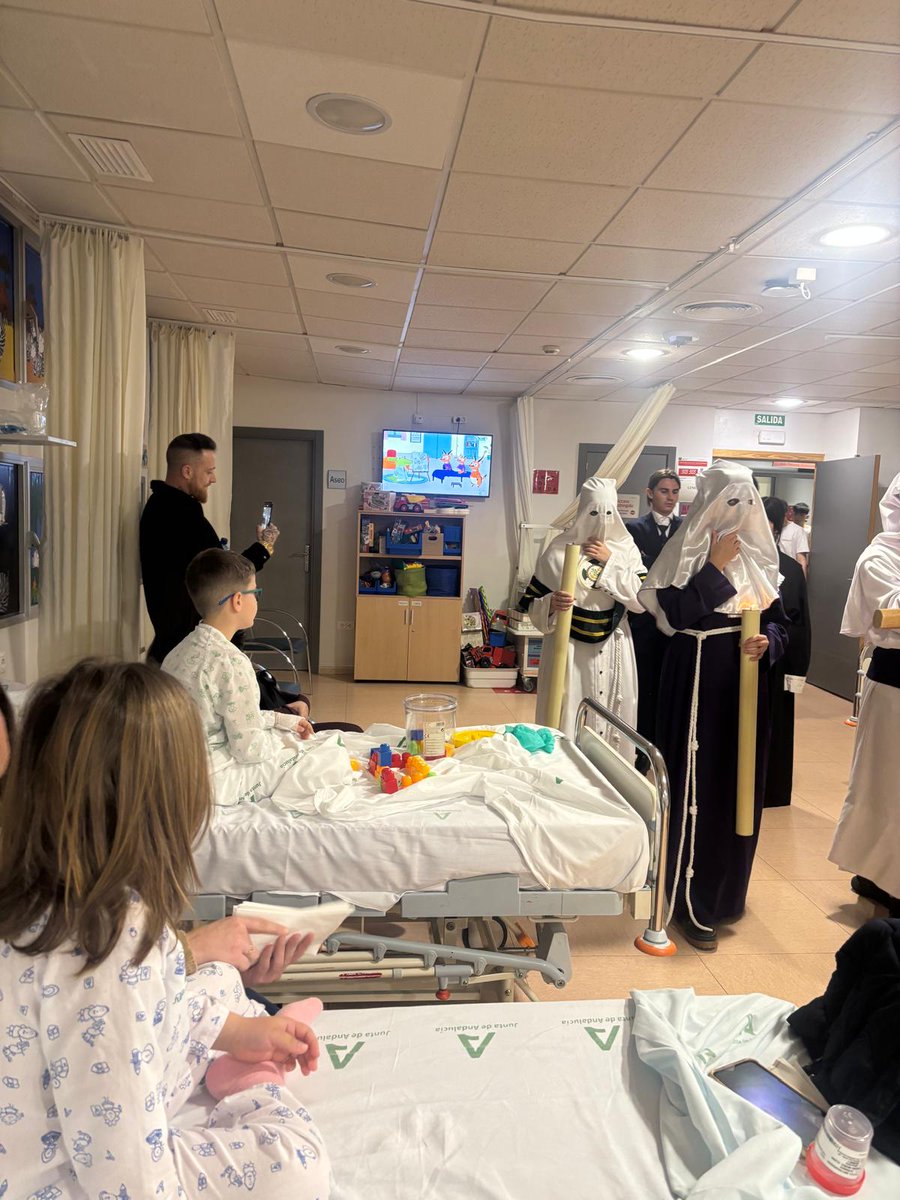 Hospital Universitario Reina Sofía tweet media