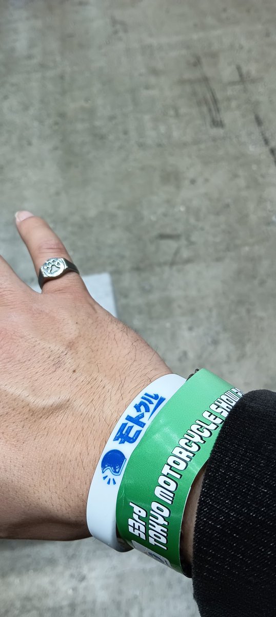 ひてー tweet media