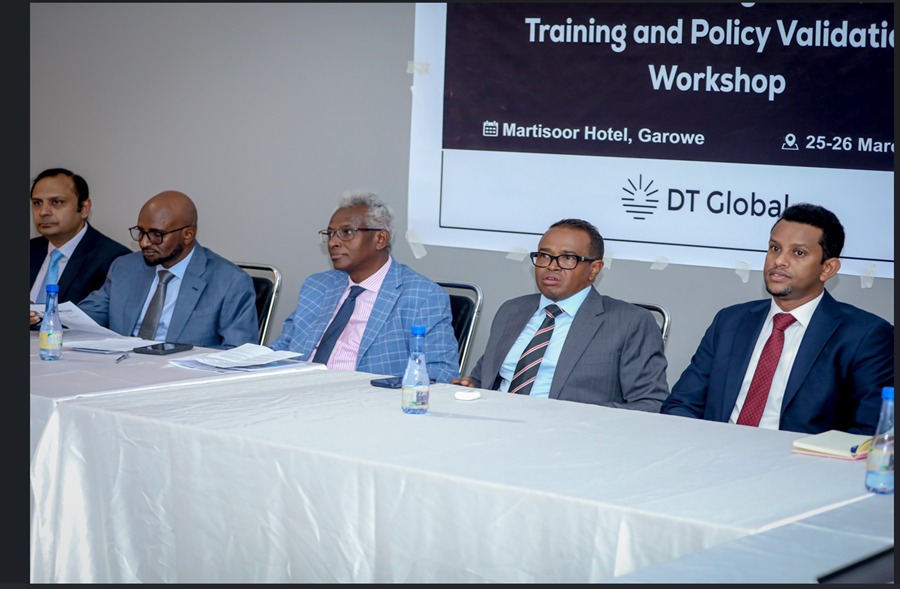 sinaansikastaba's tweet photo. Strengthening waste management in #Puntland!
On 25-26 March, Sinaan hosted a Municipal Waste Management Training &amp; Policy Consultation. Delegates from 8 municipalities joined Ministry leaders to boost solid waste systems &amp; collaboration.
#sinaansikastaba #gofargotogether #Garowe https://t.co/Msqb6fdMpU