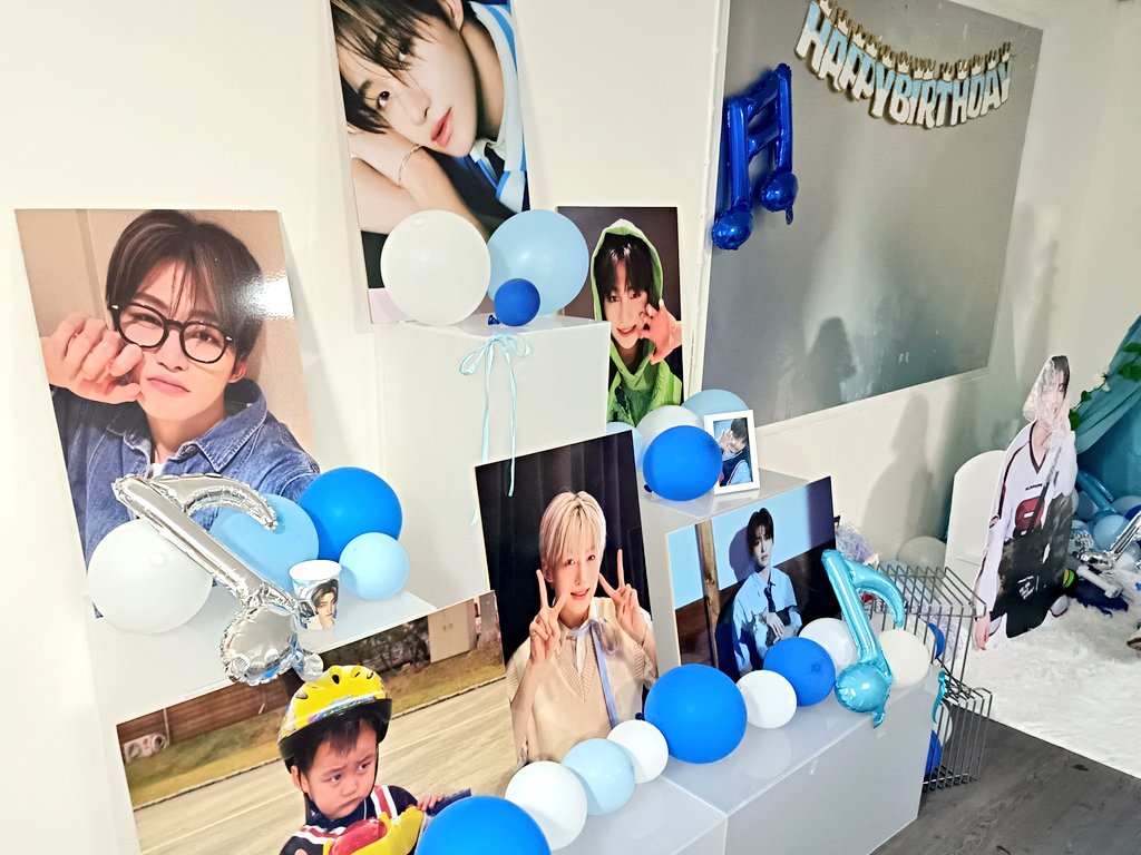 EyeshieldJs's tweet photo. ขอบคุณที่จัดงานคาเฟ่วันเกิดแฮพนะคะ น่ารักมากๆเลยคับบบ จอยสุบๆ🪼🪽💙 
//ปล.แอบเสียดายที่อยู่ไม่ถึง lucky draw ไ��่งั้นอาจจะได้ผ้าสกรีนลายน้องฮุนห่มกลับบ้านแน้วว😖 💓
#2803_SHININGHOON
#Happy_JIHOON_Day https://t.co/BCWOiBE8na
