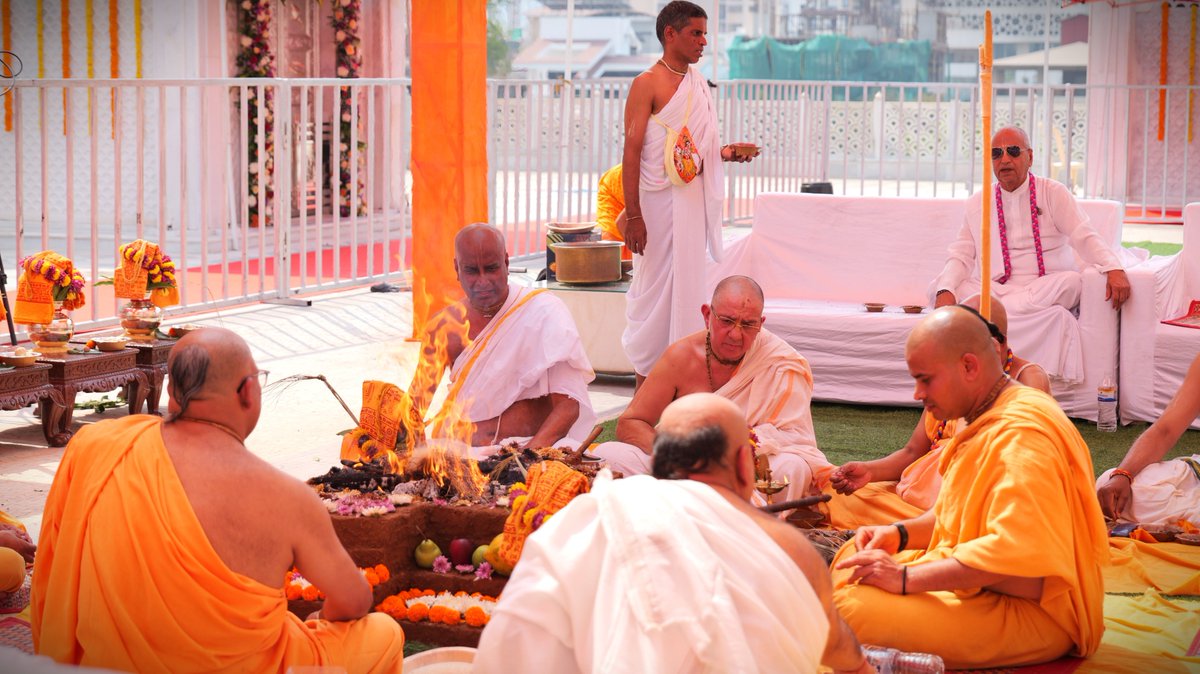 iskconkharghar's tweet image. ✨ Dashavatar Installation Yajna 2026 ✨
#Dashavatar #DashavatarYajna #VishnuAvatars #SanatanDharma #Yajna2026 #SpiritualIndia