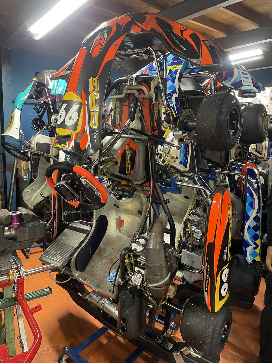 st@\(//∇//)\ tweet media