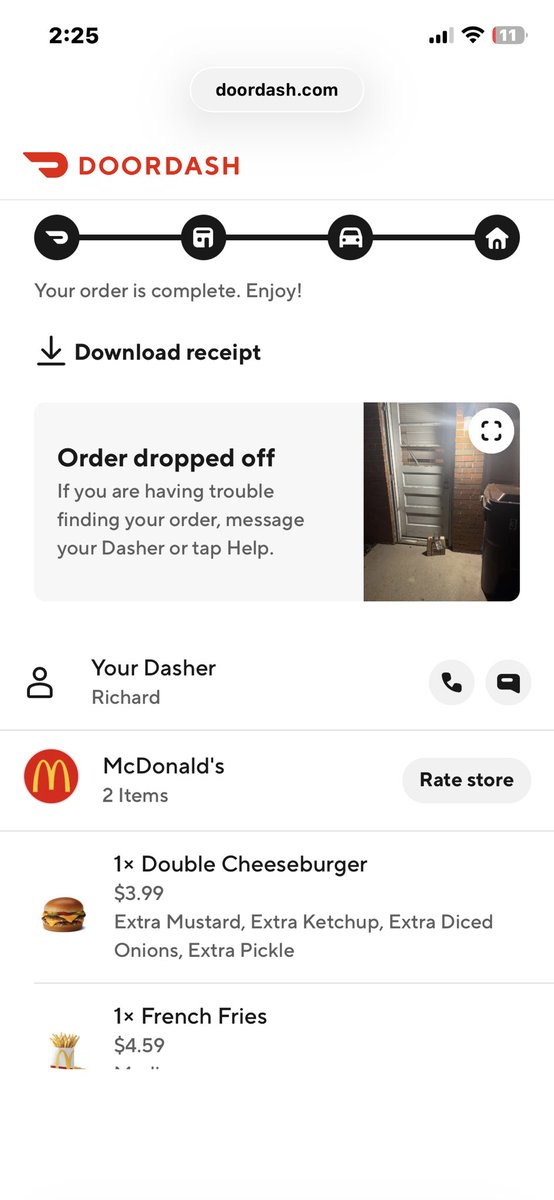 chrissyqueen55's tweet photo. @DoorDash won’t compensate me and let my dasher give my food to somebody else in my neighborhood. This dasher had to be high or something. 

And I have no chance of getting credits or a re delivery!! 

THIS IS THEFT!!! 

#fyp #food #explore #OMG #viral https://t.co/qKj6csVQqI
