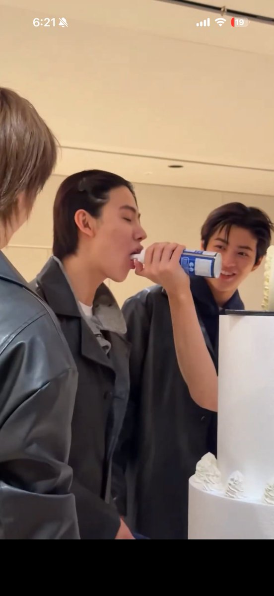 빵털범 tweet media