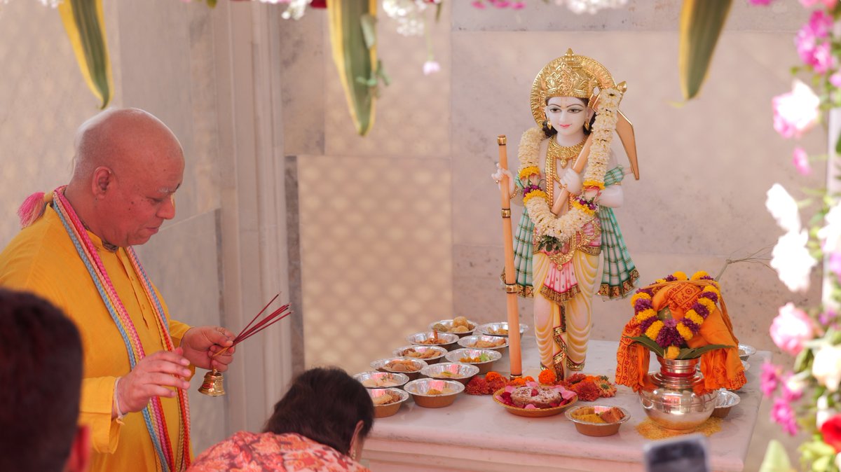 iskconkharghar's tweet image. ✨ Dashavatar Installation 2026 ✨

Experience the divine manifestation of the दस अवतार of Lord Vishnu as we celebrate this sacred installation ceremony filled with मंत्र, यज्ञ, और भक्ति 🙏🔥

#Dashavatar #DashavatarInstallation #VishnuAvatars #SanatanDharma