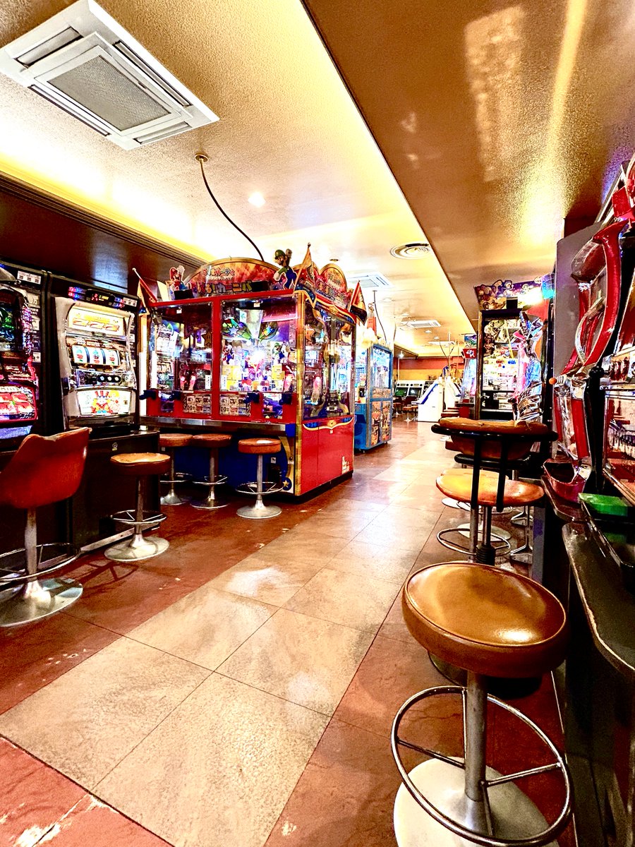 大阪・新世界ゲームセンター「かすが娯楽場」 tweet media