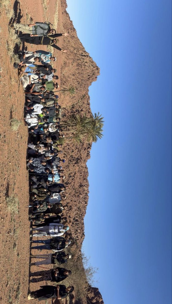 alnmashhmdan's tweet photo. وكعادتهم ابطال نادي حائل للمشي والهايكنج يمارسون هواياتهم بين الجبال وبين احضان الطبيعية الحائلية 
يالا روعة المناظر تبارك الله
المشي  في الطبيعة صحة وعافية 💪 https://t.co/GiEVLYBPtu