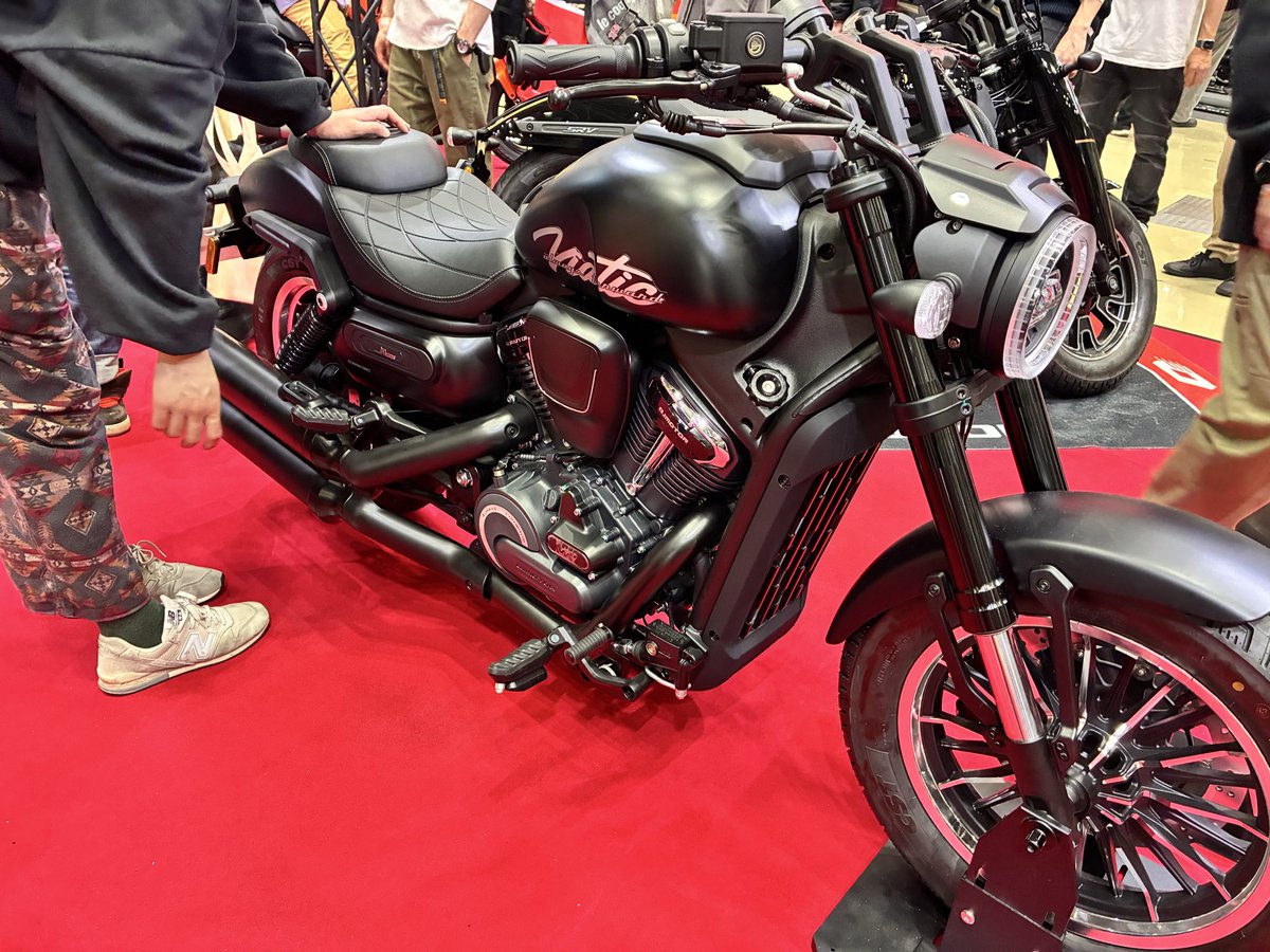 限界サラリーマンKT tweet media