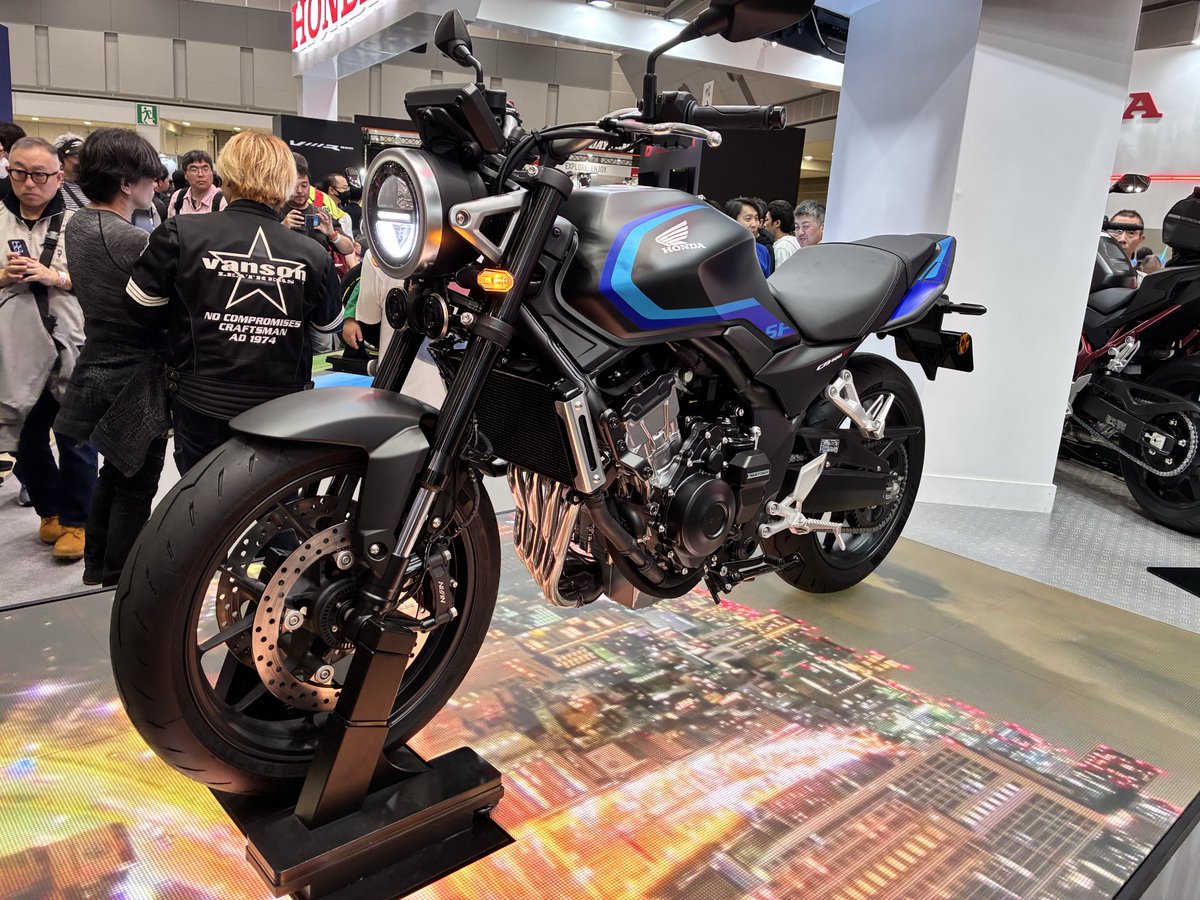 限界サラリーマンKT tweet media