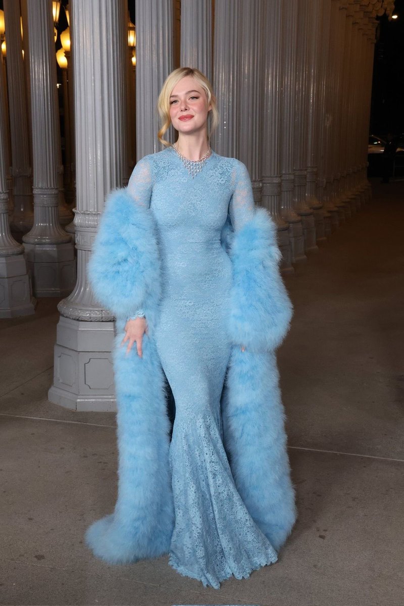 ELLE FANNING'S STYLE tweet media