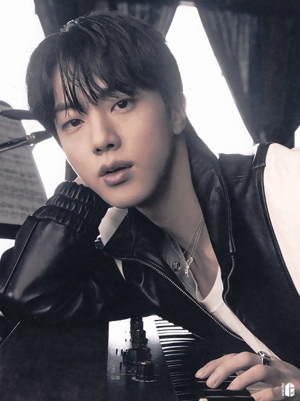 Seokjin save me⁷ ⦿☰☲ ARIRANG 💿 tweet media