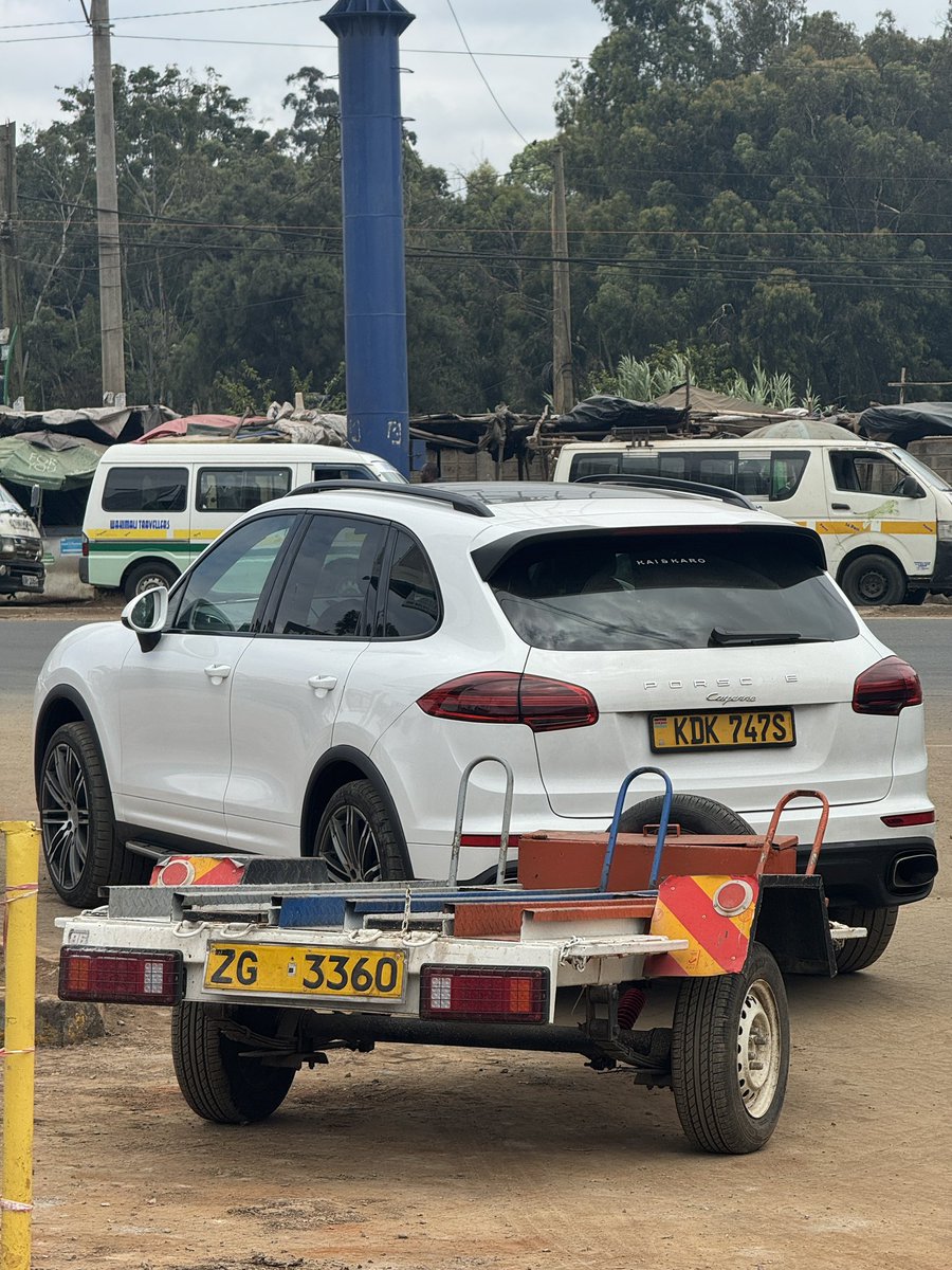 Fra_nkXBT's tweet photo. I see alot of people enjoying Kairos downfall and i wonder, bros already lived the life everyone yearns for. 

He drove Porsche cayenne a car not everyone will drive, he dated beautiful girls out here, had one of the biggest car yards. https://t.co/zTzsuQqlV8