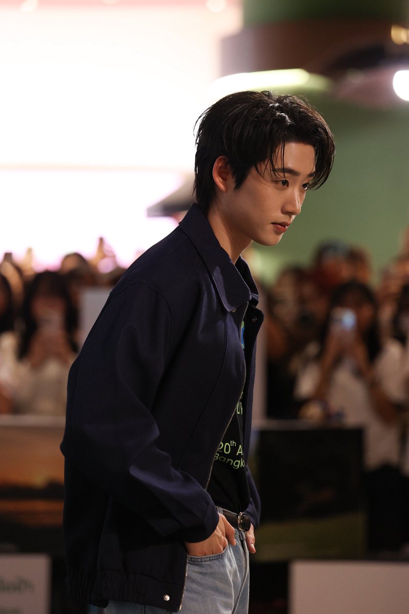 SiamParagon tweet media