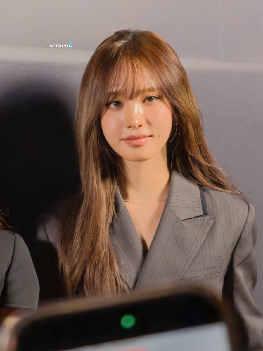 #1 liz stan tweet media