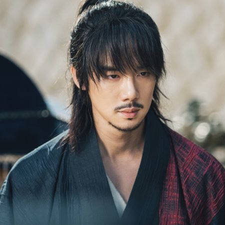 𝑟𝑜𝑠𝑎𝑚𝑢𝑛𝑑 tweet media